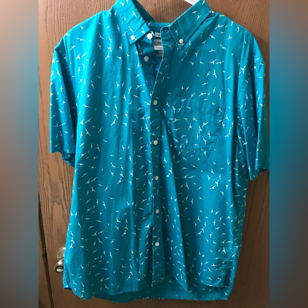 XL button up short sleeve shirt